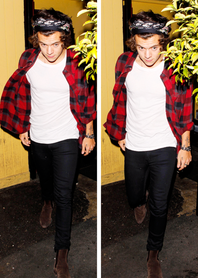  Harry in plaid\\ Personal fave♥