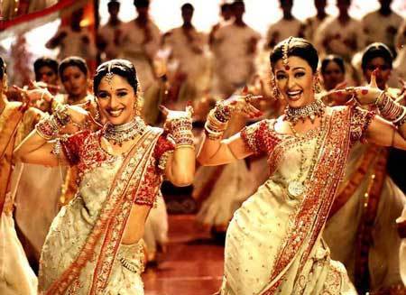  Aishwarya Rai and Madhuri Dixit perform a dance sequence in Devdas
