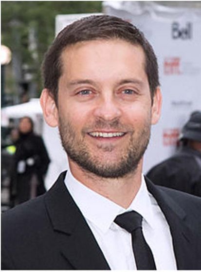  9. Tobey Maguire. Treats những người hâm mộ like garbage.