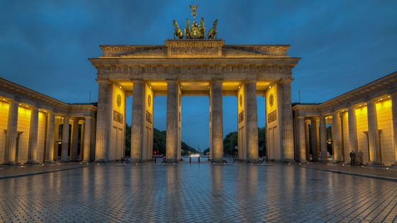  The Brandenburg Gate, a symbol of hope and reunification.