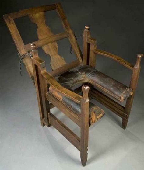  9) Birthing chair