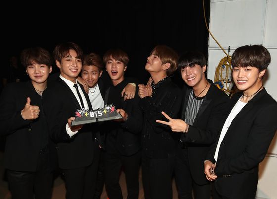  BTS took Home the oben, nach oben Social Artist Award