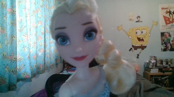  Elsa loves being 老友记 with you.