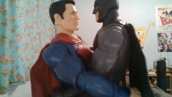  Batman and Superman agreed to stop fighting and enjoy the holidays together.