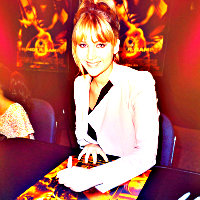  Round 53 - Jennifer Lawrence 1. Signing Autograph