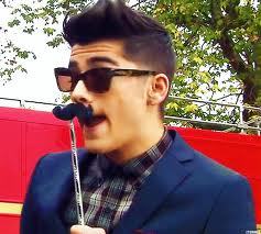 cos mustaches are AMAZING.
excuse me, amaZAYN.
stupid name pun, lol. X3