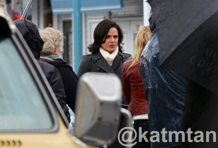 **•Regina Tells Emma Something In S3 Winter Finale-"Going Home"•**

"Could some friction betwee