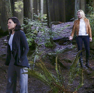 ~*•Lana Parrilla On Emma & Regina's 'Sisterly Bond' + Dealing With The 'Marian Crisis'•*~

Toda