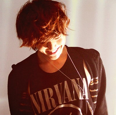 Oppa Onew (SHINEe) - he has the same shirt as me (of course with my favorite rock band) xD oh looool 