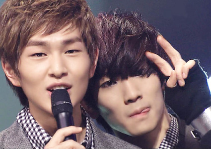 Onew & Key~~~
My main two biases in shinee^^ Love them so muchhh!! =)