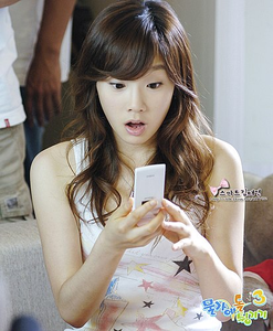  ROUND THREE ANSWER : TAEYEON Winner of 10 props: denise333 5 props: princess989898 Others will ga