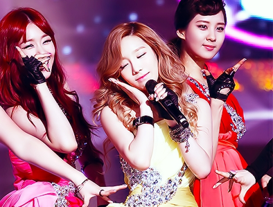  Here TaeTiSeo performing Twinkle live!!! I want a foto of Sunny with longhair!!!