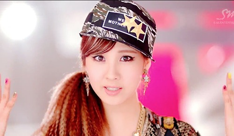  Seohyun with hat