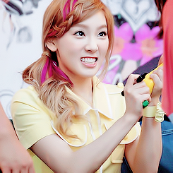  giorno 3: Cutest Member 1. Taeyeon - Aww she's so cute without even trying^^ 2. Yoona 3. Jessica