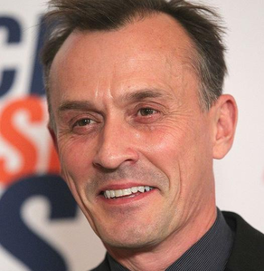 I have a thing for older men, too. Robert Knepper is a sweetheart. <3 