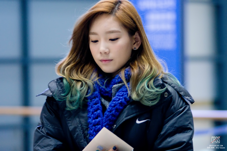 ROUND 6 is open! :) A foto Of Your 6th Wearing A Coat/Jacket Enjoy! Taeyeon!<3