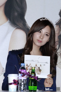  seohyun at sgning event