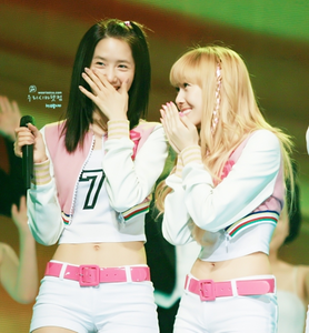  Round 2: Post a picture of your couple in a concierto YoonSic