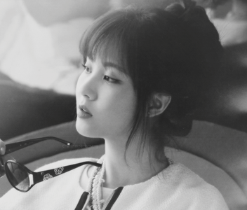  Seohyun in B&W, and thanks for the pic <3