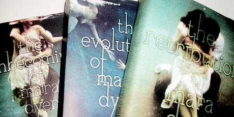  Yeah, I took a picture of my finally complete set of Mara Dyer বই but just look at all the pretty