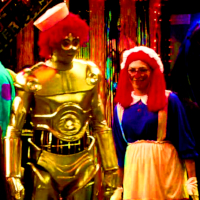 5. Costume Raggedy Ann & Raggedy C3PO ~ TBBT