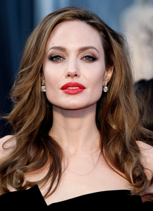  hari 26 - An actress anda want to love, but can't Angelina Jolie, I really don't like her. However,