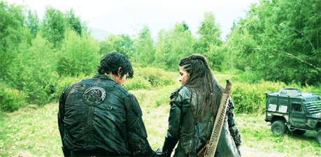  [b][i]Day 3: yêu thích Familial Relationship[/b] Bellamy & Octavia[/i] (At least before the middle