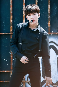  Let`s get started!!! 1st round A hot pic of Kihyun