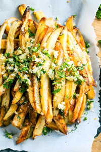  Parmesan and garlic french fries 😋