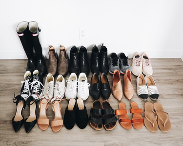  Shoes, boots & sandals: 17 👣 Vans - 2 pairs 👣 コンバース chucks - 2 pairs 👣 Chelsea boo