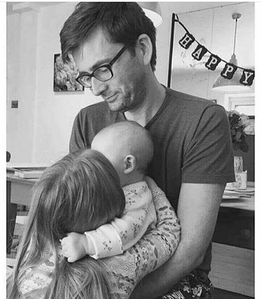 Day 5: With Family:👨‍👧‍👧 Here's an adorable photo of David with two of his daughters (He