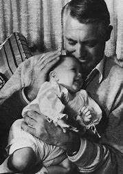  hari 5 - With Family.Cary with his daughter,Jennifer 💜What a lovely bond 💜