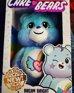 Next we have the Dream Bright bear, my favorite of this small bunch of bears I got. The picture doesn