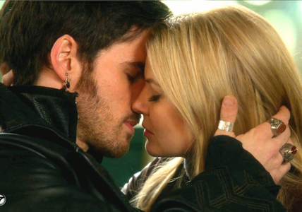  mine Emma and Hook,Once Upon A Time