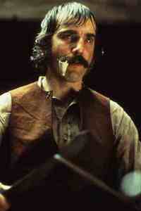 Gangs of New York ***

3 stars and they 're all for Daniel Day-Lewis.
