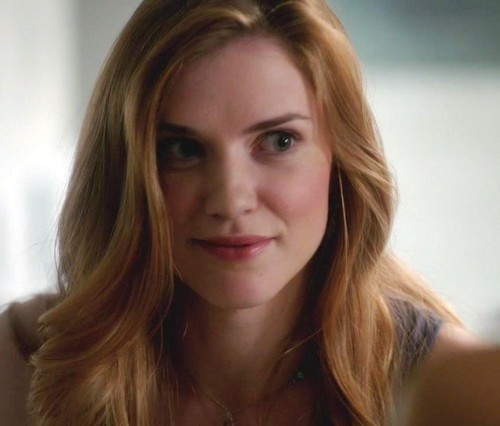 Sara Canning as Jenna Sommers