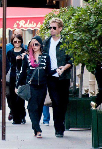 Avril and Chad in Paris, France 13.9.12