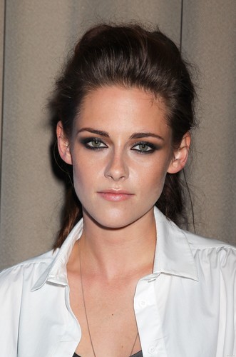  HQ: Kristen attends a screening for "On the Road" in New York {10/09/12}.