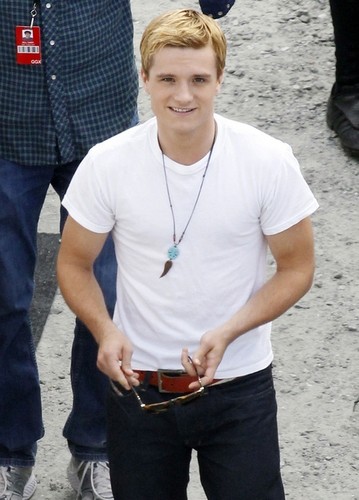  Josh Hutcherson shows up to the set of ‘Hunger Games: Catching Fire’