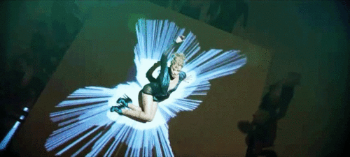  Kylie Minogue in ‘Get Outta My Way’ musique video