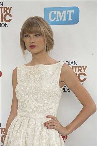 Taylor Swift at CCMA!