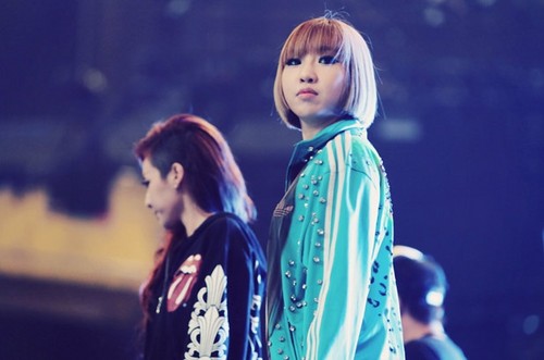  2NE1′s rehearsals for New Evolution concert in New Jersey (120817)
