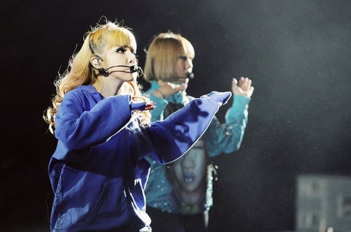  2NE1′s rehearsals for New Evolution コンサート in New Jersey (120817)