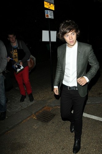  Harry Styles guests attend for Londra Fashion Week