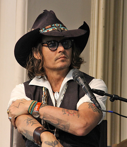  Johnny Depp being an 天使 (like always)