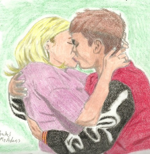  Matthew and Rachel McAdams kissing
