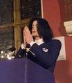 Michael At A Speaking Engagement At Oxford University Back In 2002 - michael-jackson photo