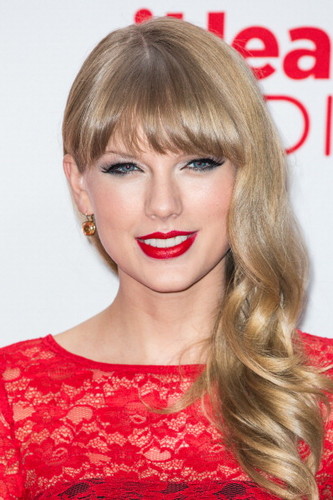 Taylor Swift at the 2012 iHeartRadio Music Festival - Day 2 - Press Room