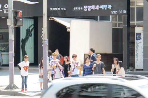 120506 EXO-M Outside SM Building
