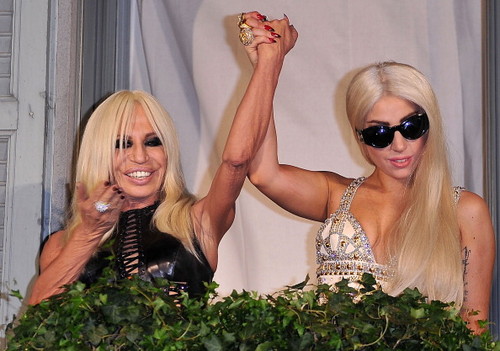  Gaga and Donatella on the balcony of Palazzo Versace